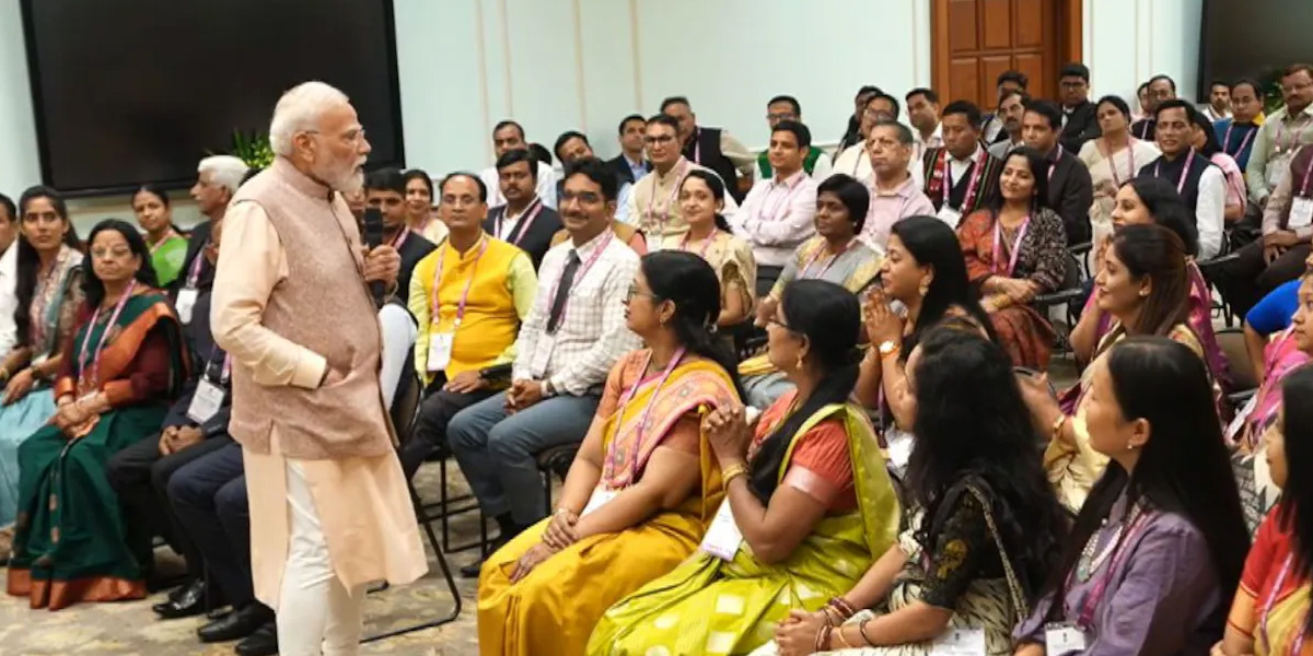 “செல்போன் மோகத்தில் இருந்து மாணவர்களை மீட்க வேண்டும்”... ஆசிரியர்களுக்கு பிரதமர் மோடி அறிவுரை!